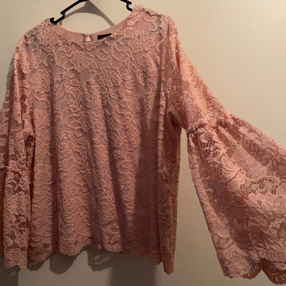 W Worthington lace bell sleeve blouse - XL